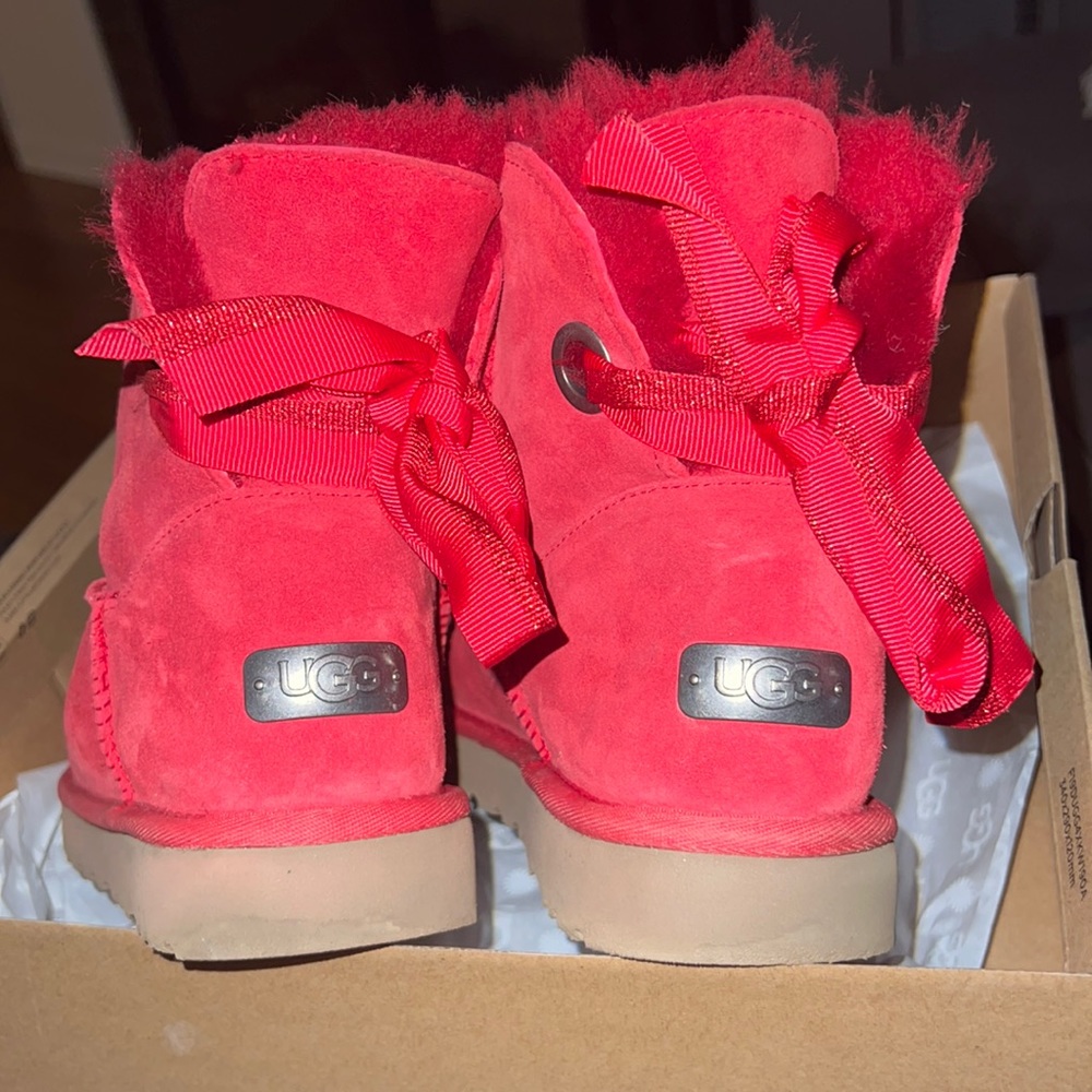 UGG Bailey Bow Mini- RED